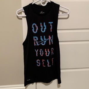 Nike Women’s Muscle Tann